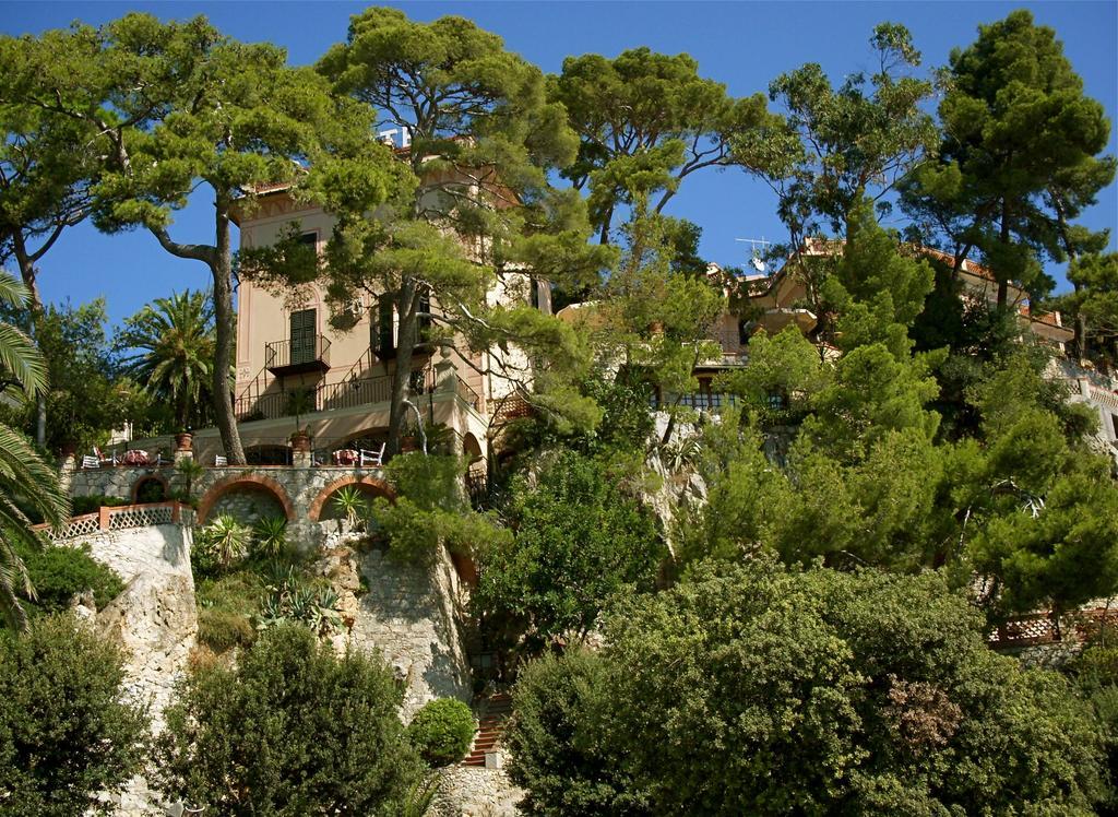 Hotel Punta Est Finale Ligure Exterior photo