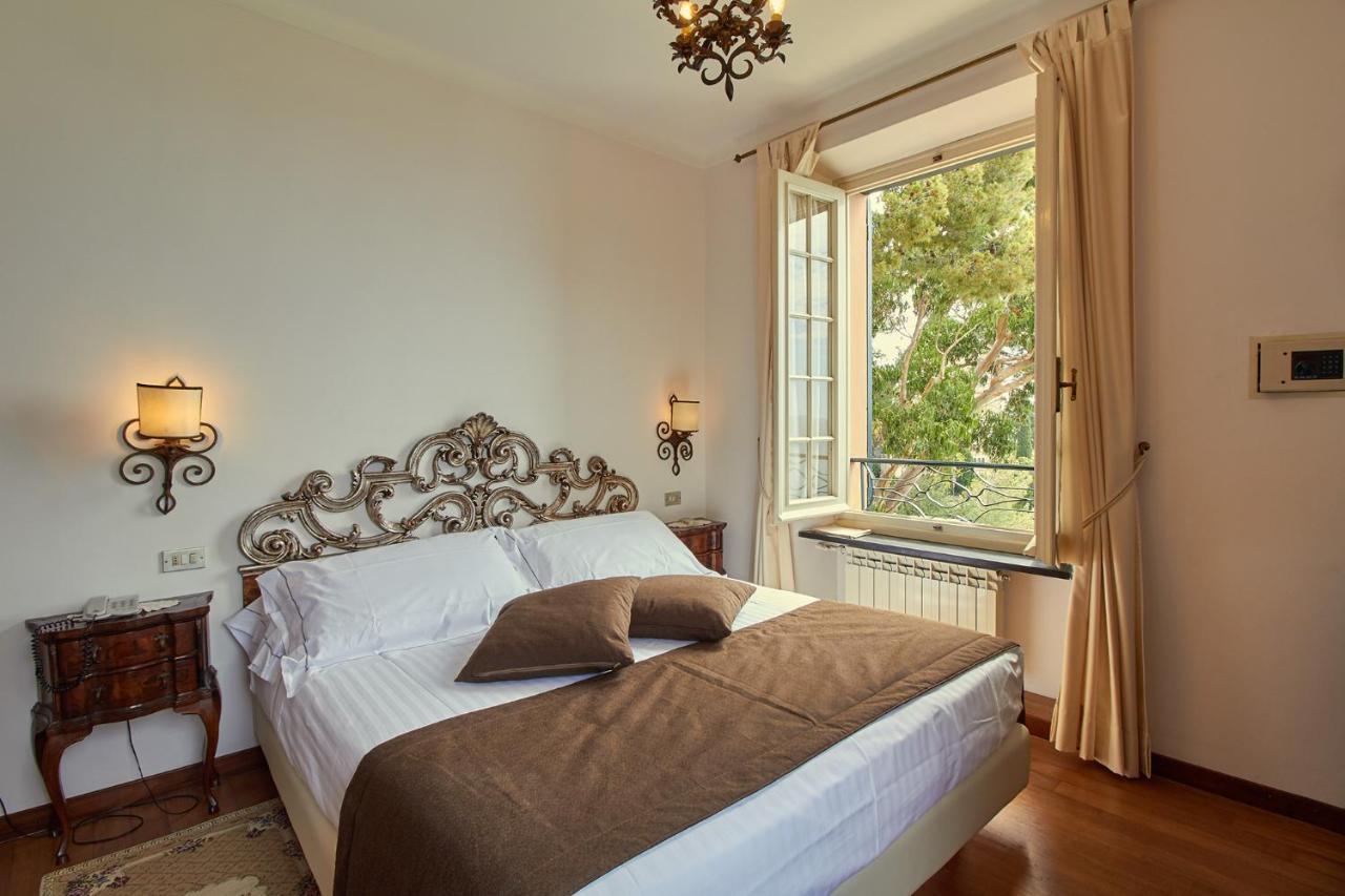 Hotel Punta Est Finale Ligure Exterior photo